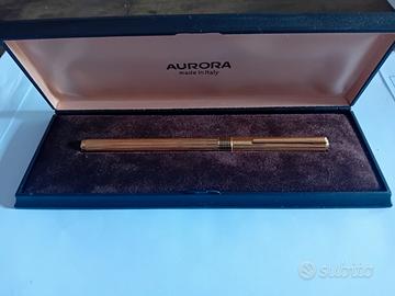 penna stilografica Aurora placcata oro 