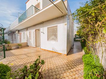 3 LOCALI A MANFREDONIA