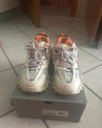 Balenciaga track