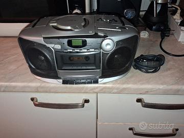 stereo portatile ben tenuto. funzionante 