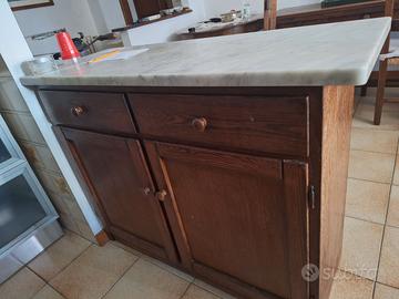 Credenza con top in marmo bianco