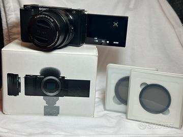Sony ZVE10 + Obiettivo 16-50 mm + case smallrig