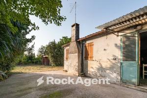 RUSTICO CON TERRENO DI 1.300 MQ