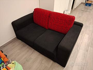 Divano tenuto molto bene 160 x 90