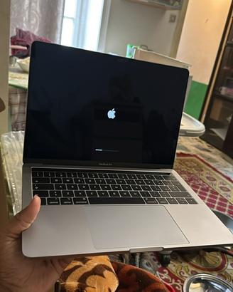 MacBook Pro Touch Bar 13"