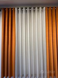 Tenda confezionata con calate laterali