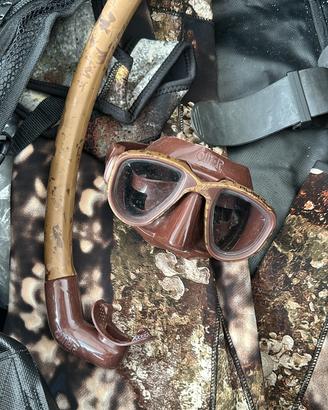 Attrezzatura da caccia subacquea