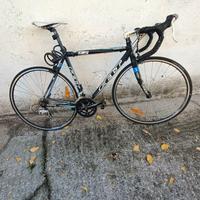 Bicicletta da strada FELT F95 GARMIN