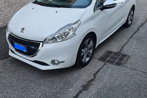 peugeot 208 in perfette condizioni