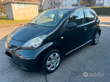 TOYOTA Aygo 5 porte perfetta con nessuna spesa