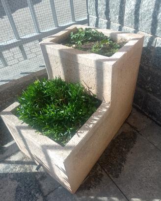 fioriere in cemento rosa 