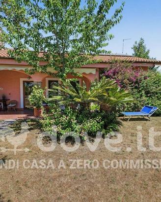 Villa di 267 m² con più di 5 locali a Bracciano