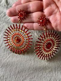 Orecchini pendenti con perline arancioni e rosse