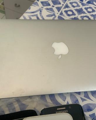 Vari cellulari ,tablet,e Mac da ricondizionare