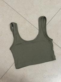 Top corto verde militare H&M senza etichetta