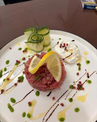 Ristorante a 50 mt dal mare possibilità anche affi