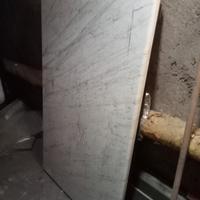 Lastra di marmo levigata per tavolo