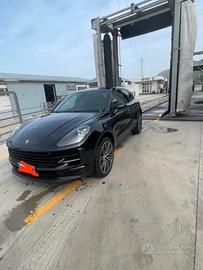 PORSCHE MACAN  2.0