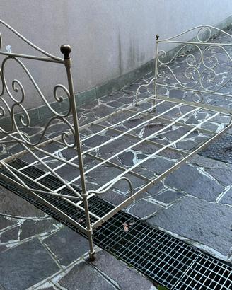 Letto storico in vero ferro battuto