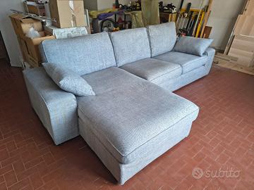 Divano con chaise lounge 