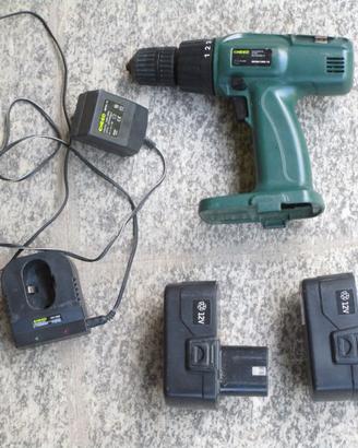 Trapano elettrico EXEED funzionante con accessori