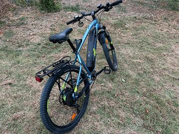 Bici elettrica MTB Rockrider E-ST100