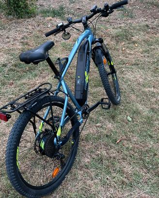 Bici elettrica MTB Rockrider E-ST100
