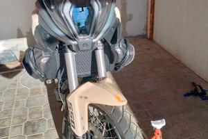 Moto QJ SRT 550SX