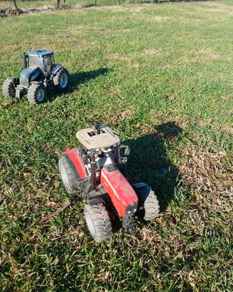 trattore giocattolo Bruder 