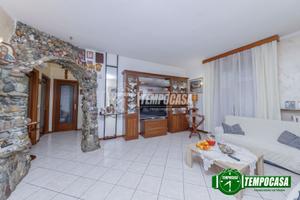 AMPIO TRILOCALE IN CENTRO STORICO