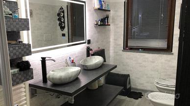 Monbile bagno con doppio lavandino