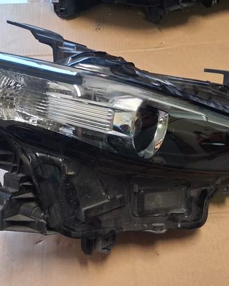 faro anteriore destro mazda 3 