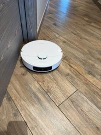 Robot aspirapolvere e lava pavimenti