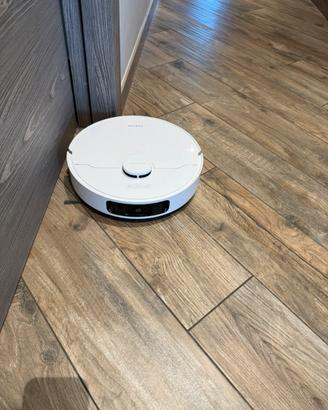 Robot aspirapolvere e lava pavimenti