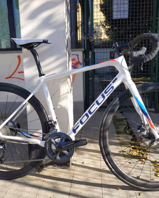 FOCUS PARALANE 9.9 Carbon Tg. 51 Bianca