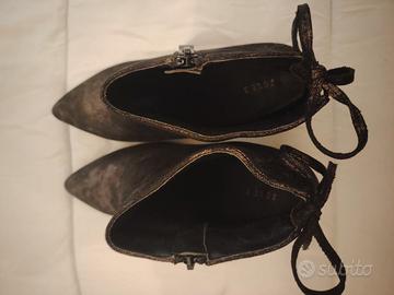 Scarpe con tacco grigio scuro