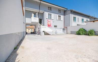PORZIONE DI CASA RISTRUTTURATA SU DUE LIVELLI CON