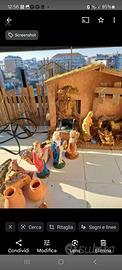 presepe con statuine, capanna  con fontanella