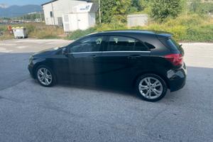 MERCEDES - BENZ Classe A 180D Sport