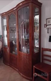 Mobile in radica di noce