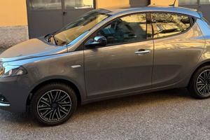 Lancia Ypsilon 2023 1.2 GPL