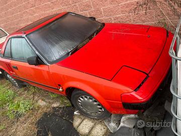 Toyota MR2 anno 1985 demolita per Italia