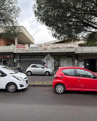 NEGOZIO A CIAMPINO