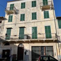 MONOLOCALE A BAJARDO