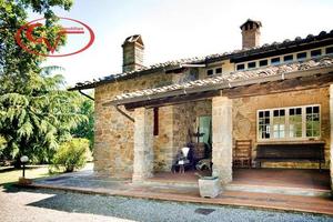 Villa di 250 m² con più di 5 locali e box auto dop