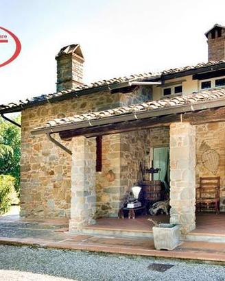 Villa di 250 m² con più di 5 locali e box auto dop