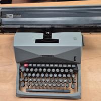 Macchina da scrivere Olivetti