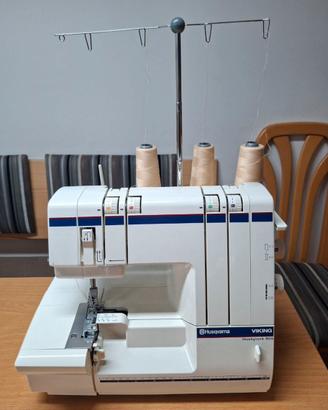 Macchina taglia cuci Husqvarna Viking Huskylock905