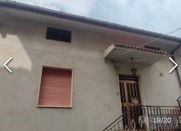 Casa indipendente su due livelli