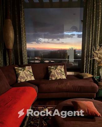 VILLA PANORAMICA CON TERRAZZI E SPAZI DI RISTORAZI